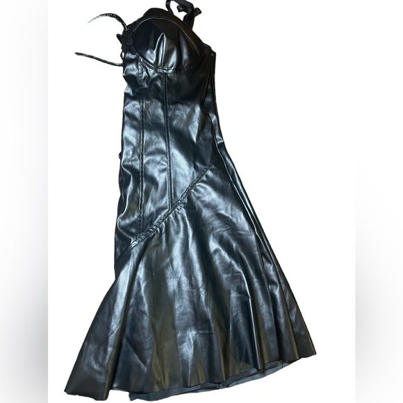 GOTHIC LACE UP MINI DRESS - Picture 4 of 8